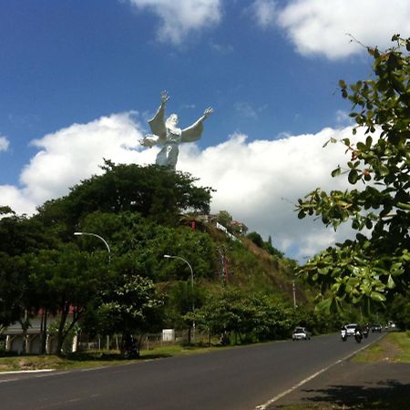 Living Peace House Otel Manado Dış mekan fotoğraf