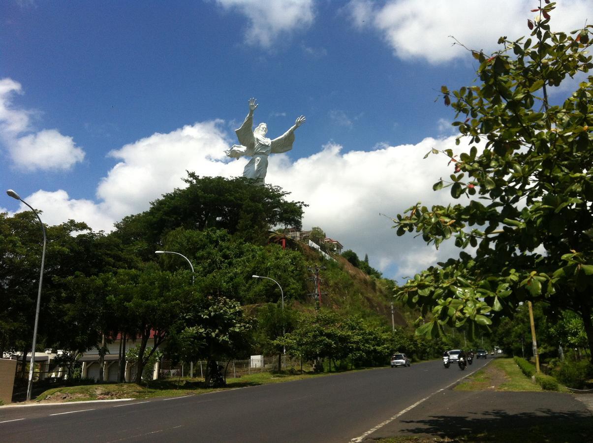 Living Peace House Otel Manado Dış mekan fotoğraf